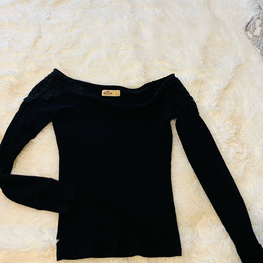Hollister top